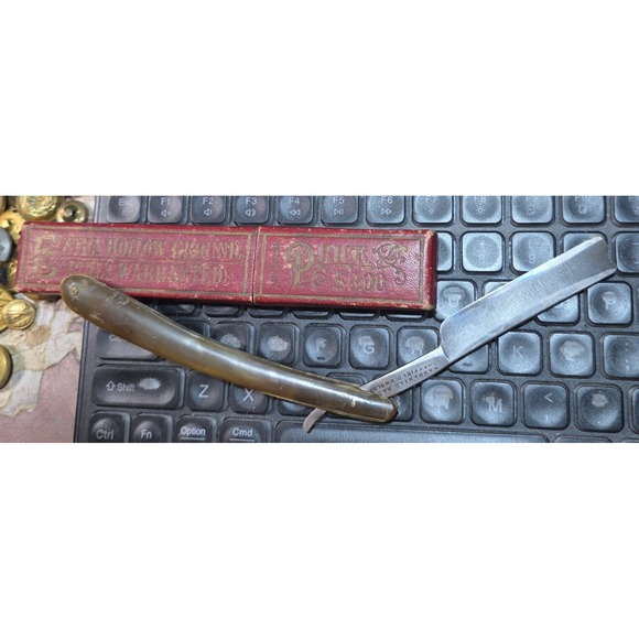 Nice Antique  Straight Razor In Box - Has Damage On Handle As In Picture - Picture 6 of 11